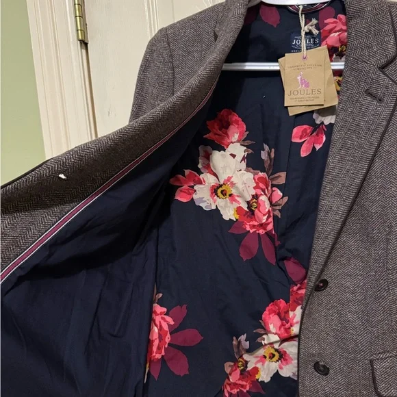 Joules Agatha Blazer with Floral Lining - Picture 14 of 16